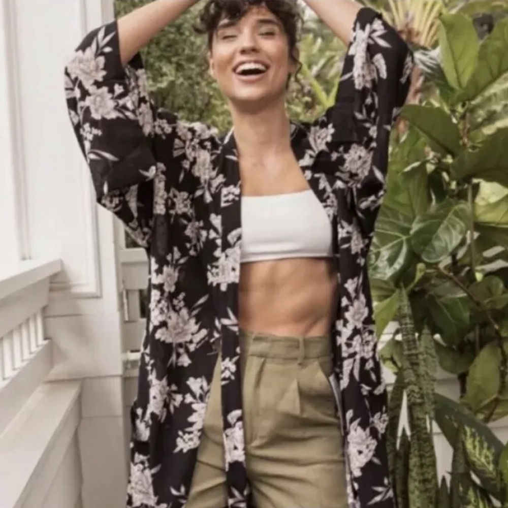 Spiritual Gangster One Size Black and White Floral Print Maya Kimono Robe
